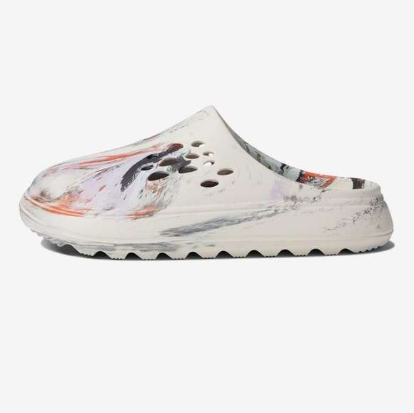 Clog - Picture 2 of 5